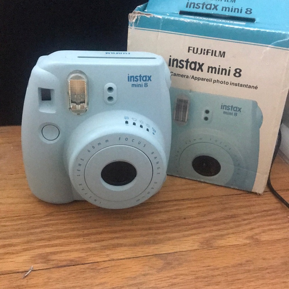 Fuji instant camara